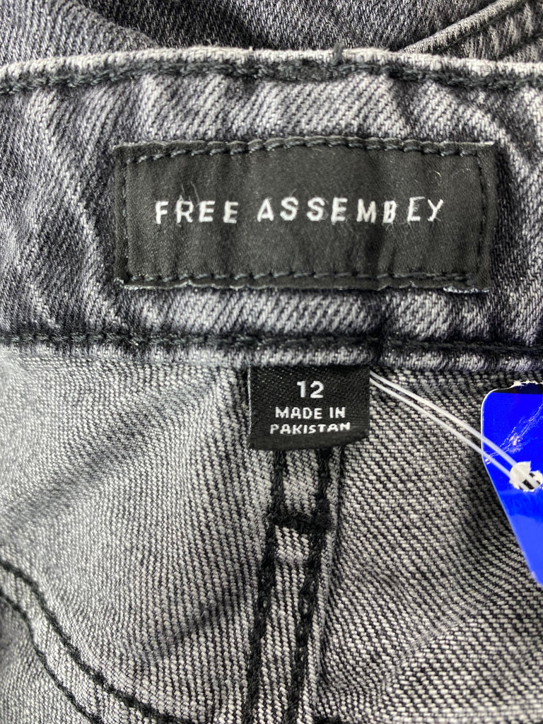 Free Assembly