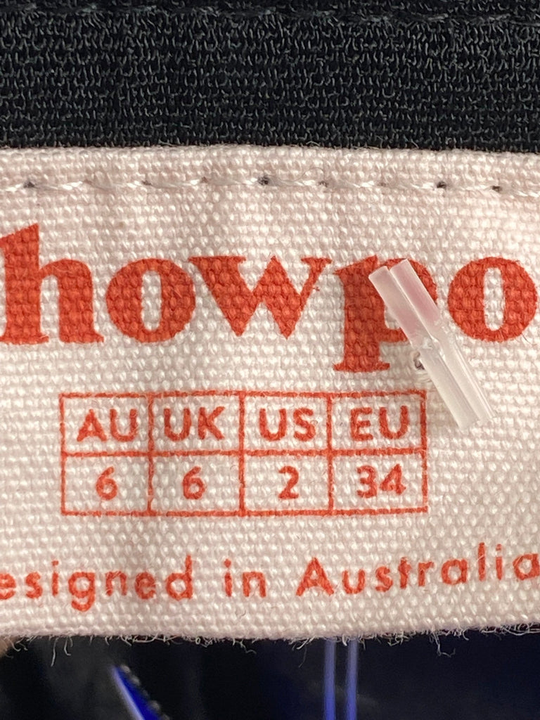 Showpo.