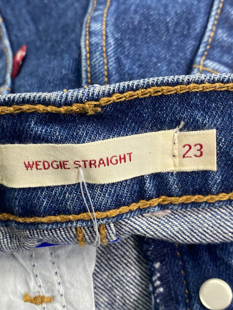Levis