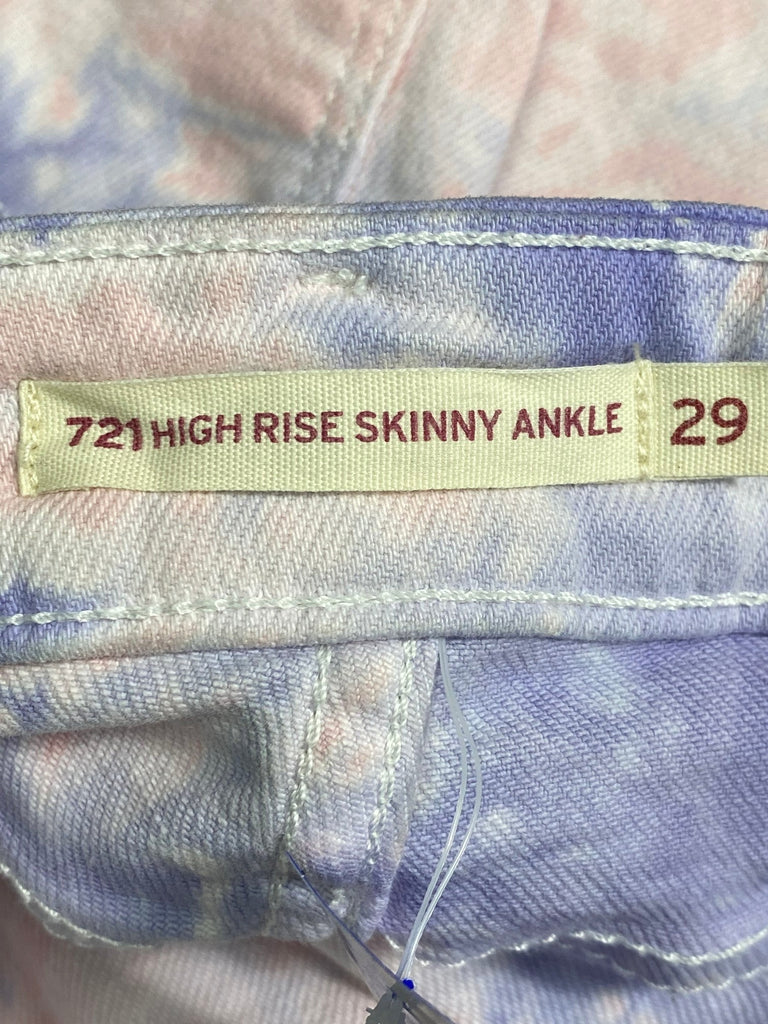 Levis