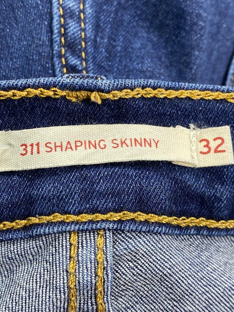 Levis