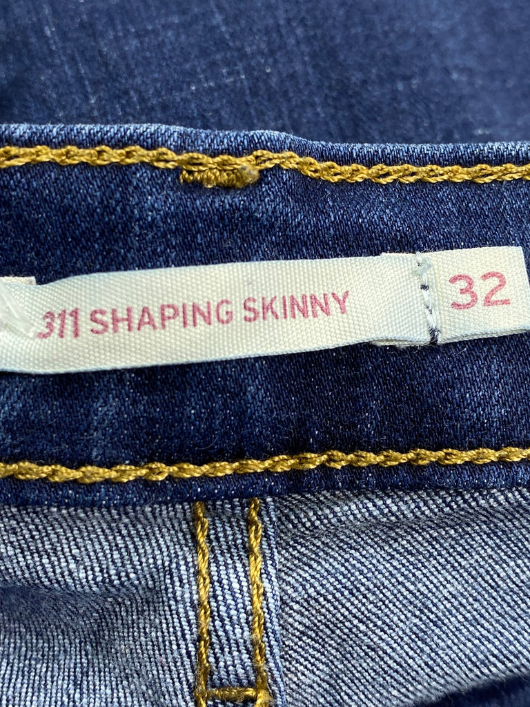 Levis