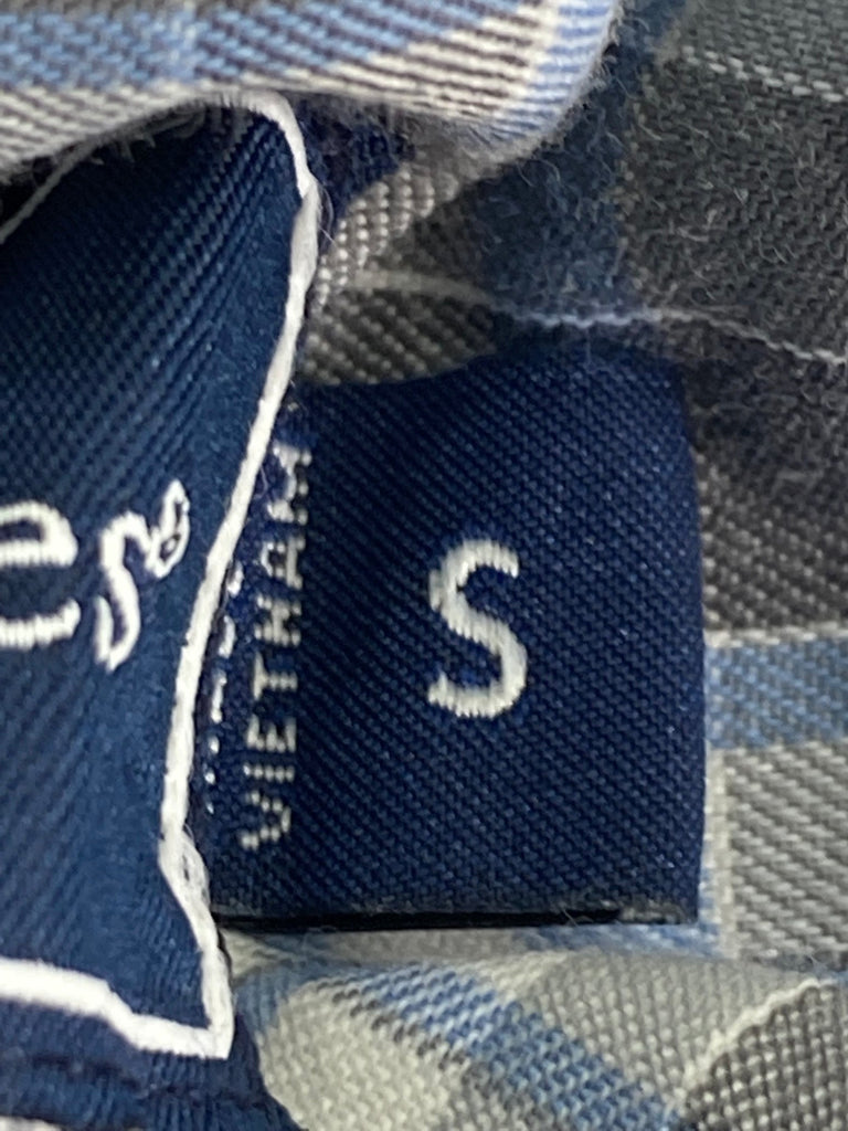 Vineyard vines