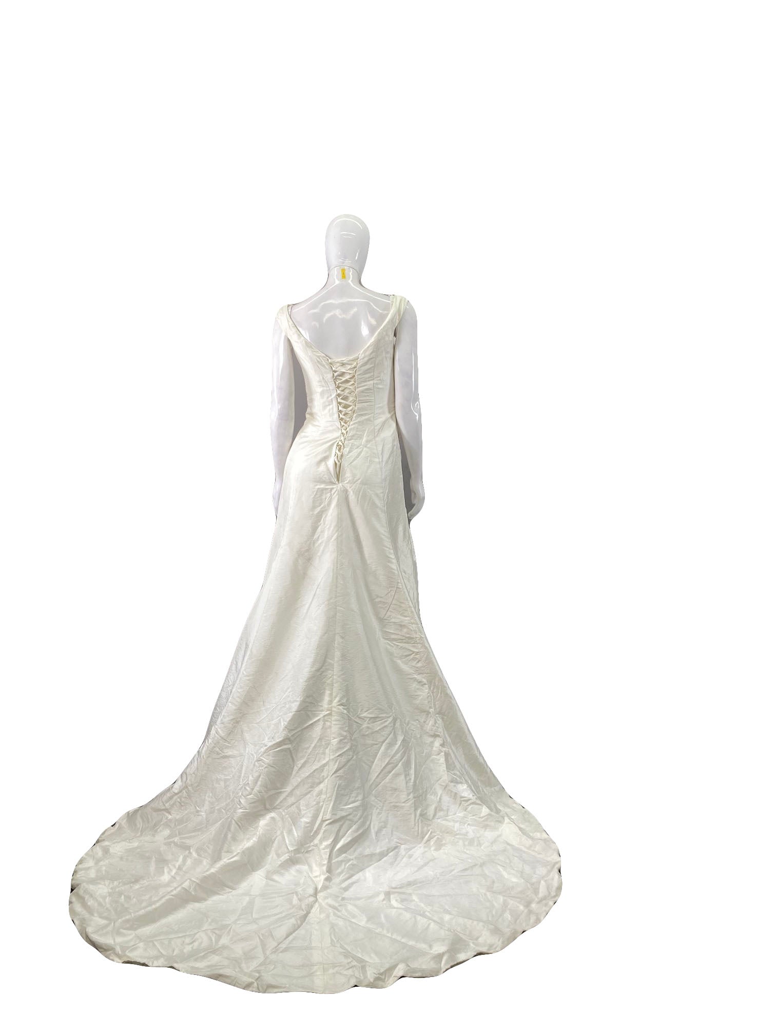 Alfred Angelo | Tiendas Rosy, image size:1512x2016